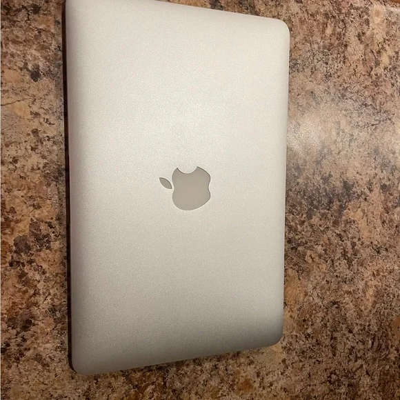 MacBook air 2015 11inc work perfect